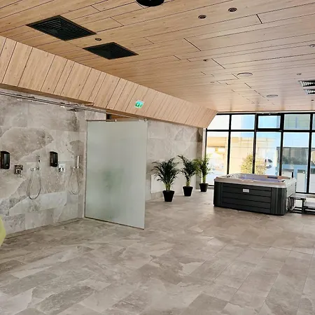 Andreas In Odyssey Pool & * Năvodari