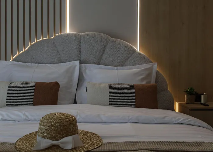 Andreas In Odyssey Pool & Διαμέρισμα *